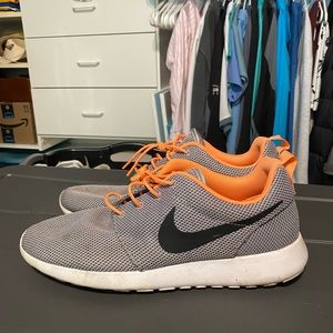 Nike Roshe size 13